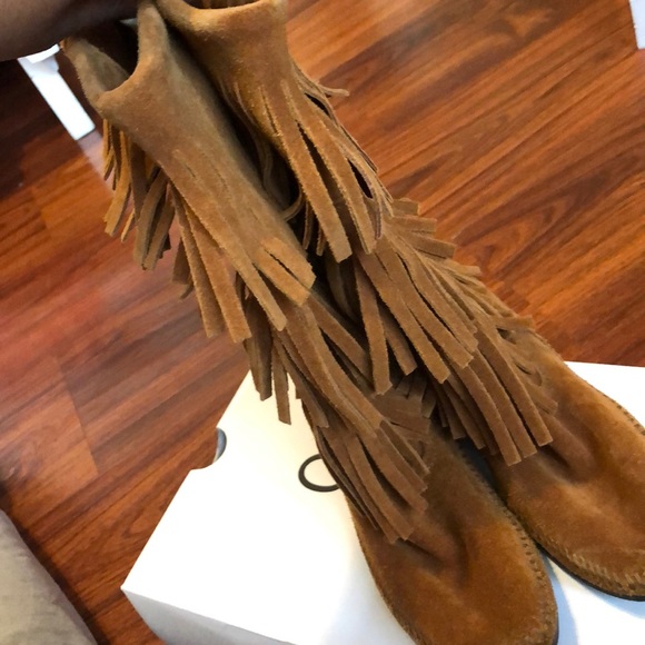 Minnetonka boots - Picture 2 of 5